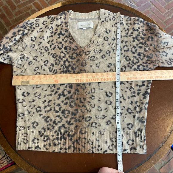 Brochu Walker Cashmere Wool Millie Leopard Printed Vee Boxy Cropped Sweater XS - Picture 7 of 9